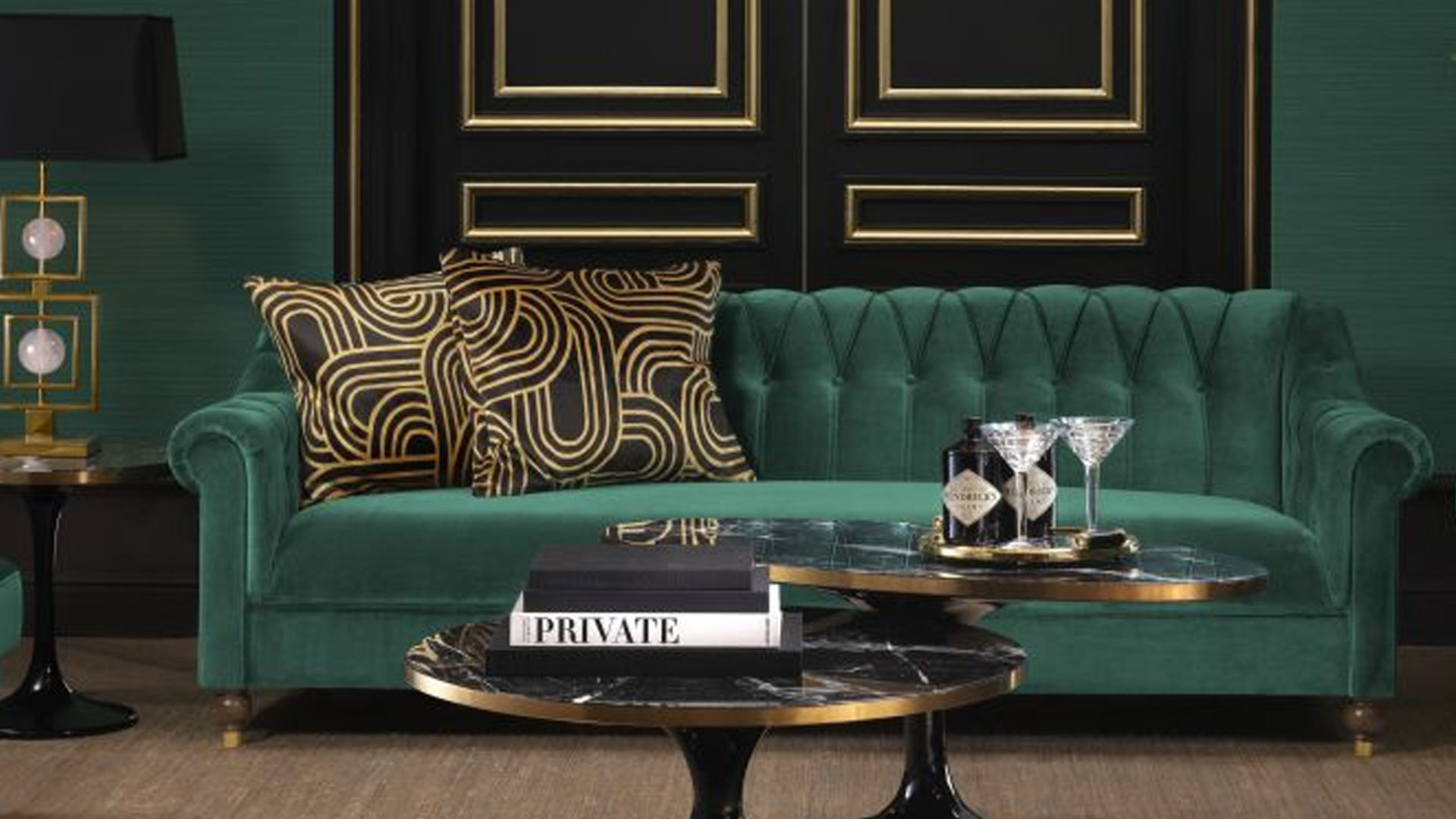 eichholtz chesterfield sofa brian in dunkelgrün mit schwarz und gold