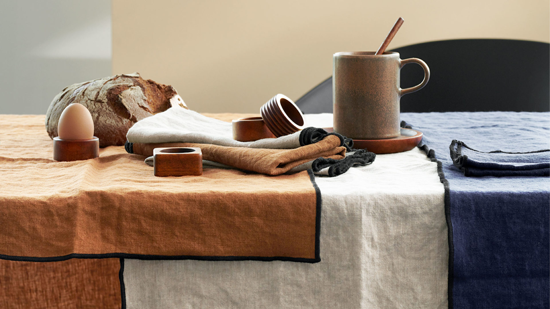 asa tablelinen tischdecke aus leinen in braun weiß und blau