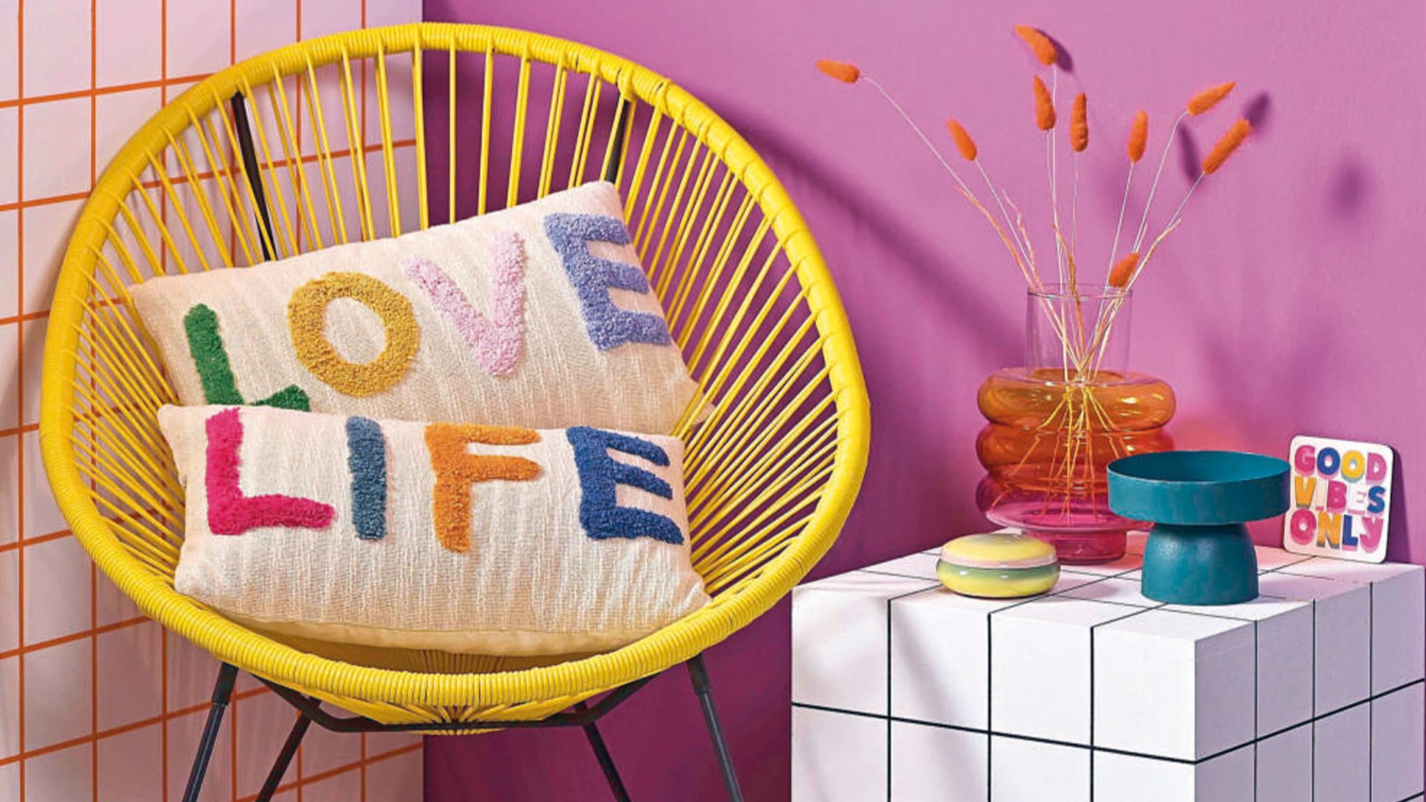 Neue Wohntrends 2024 Dopamin Dekor, Future Retro & Curved Living