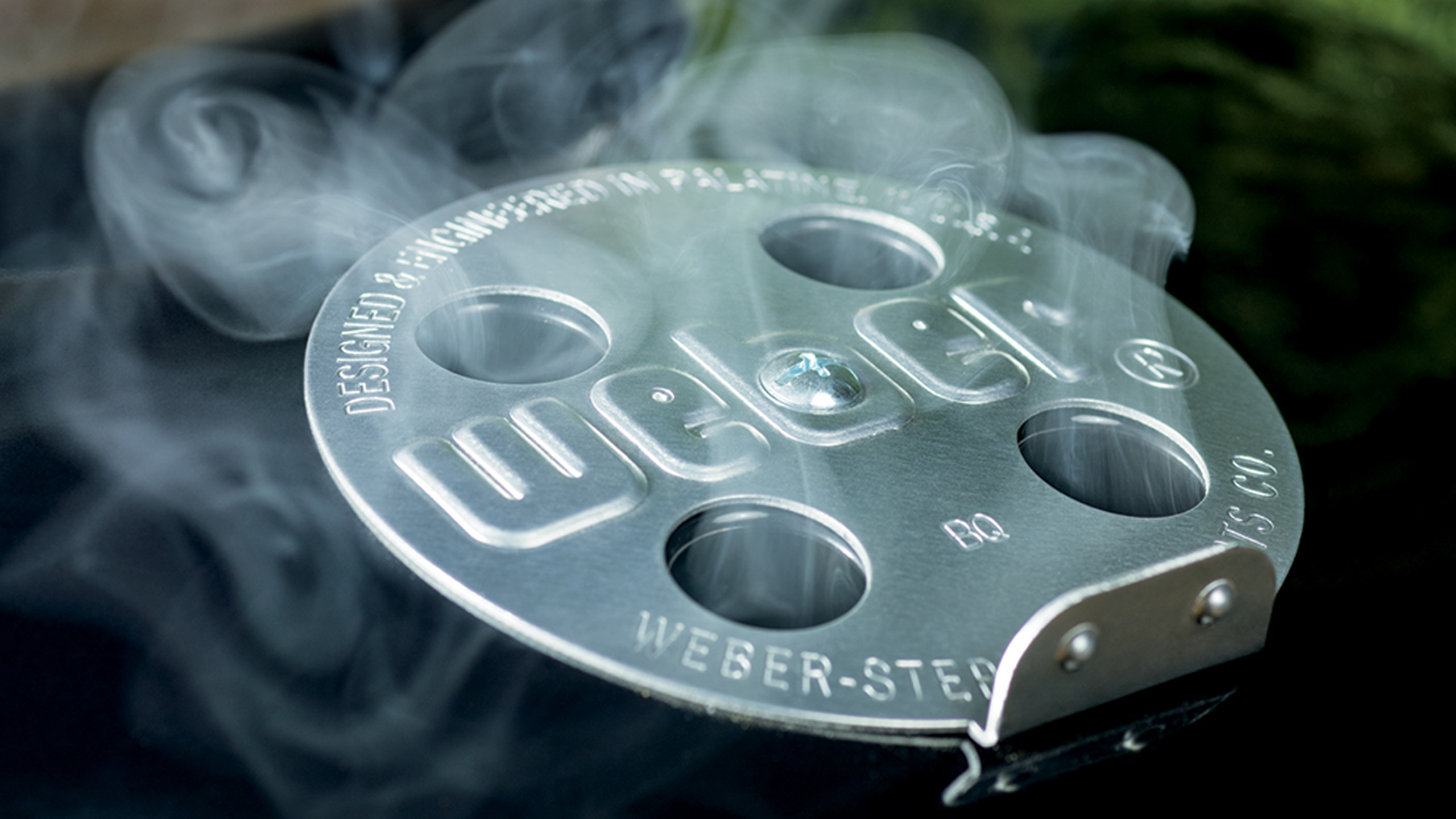 detail am weber kettle holzkohlegrill