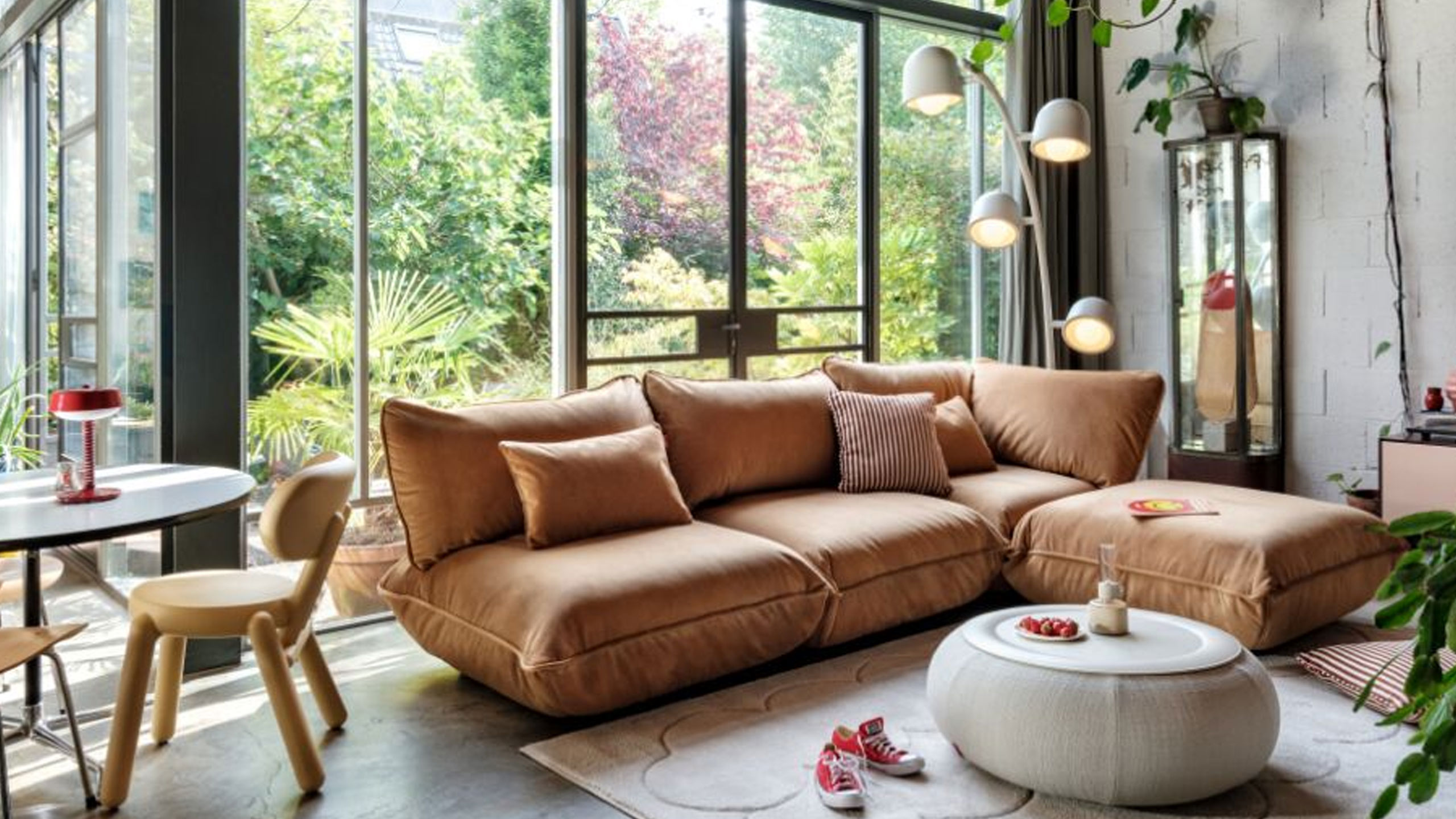 fatboy sumo modulsofa in braun in einem modernen wohnzimmer